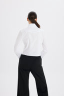 Asimetrik Metal Düğme Detaylı Beyaz Poplin Gömlek