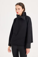 Dik Yaka Asimetrik Siyah Bluz