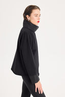 Dik Yaka Asimetrik Siyah Bluz